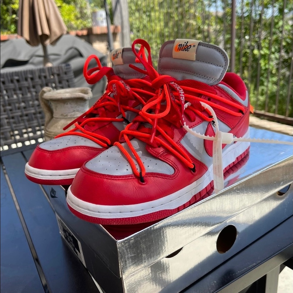 Gently used Off white nike dunk lows